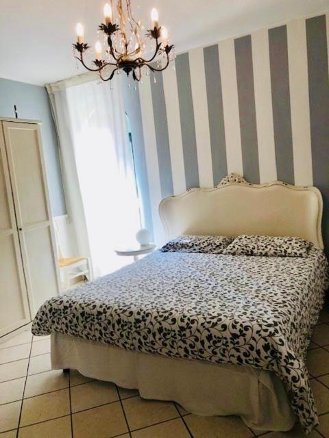 Appartamento La Perla Torri Del Benaco Bagian luar foto