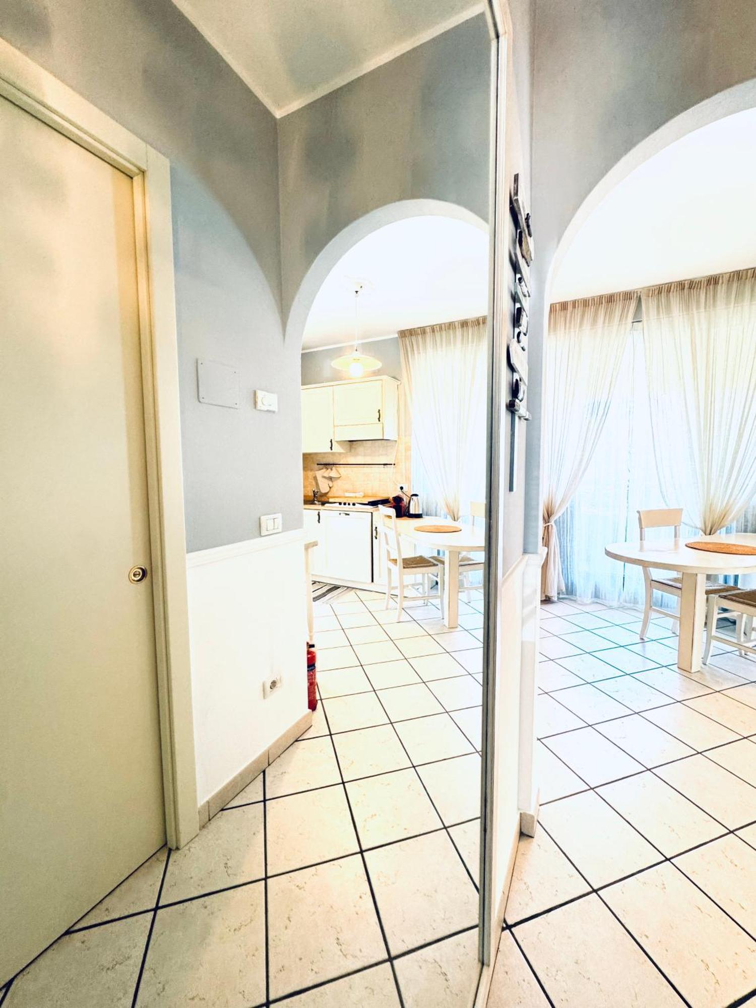 Appartamento La Perla Torri Del Benaco Bagian luar foto